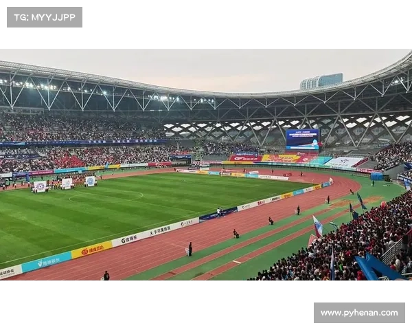 苏州媒体探访昆山奥体中心 首次使用专业球场举办苏超比赛